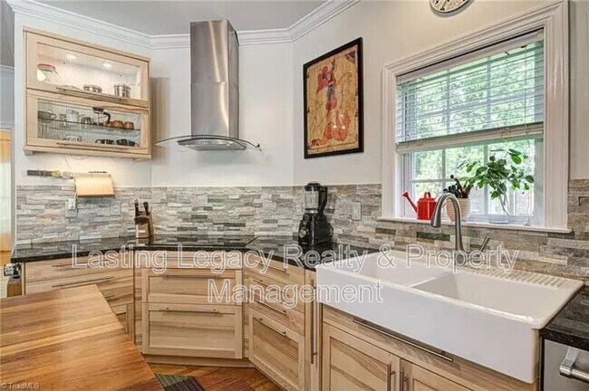 Building Photo - 475 Ashbry Run Dr