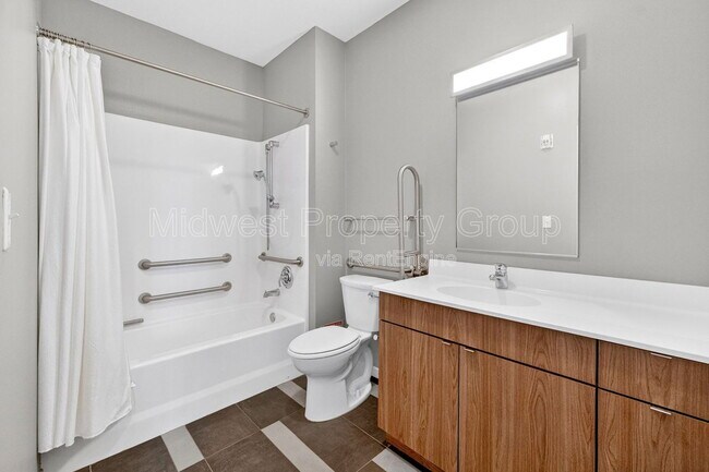 Building Photo - 4100 Lindell Blvd