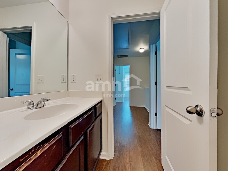 Building Photo - 350 Scotland Dr