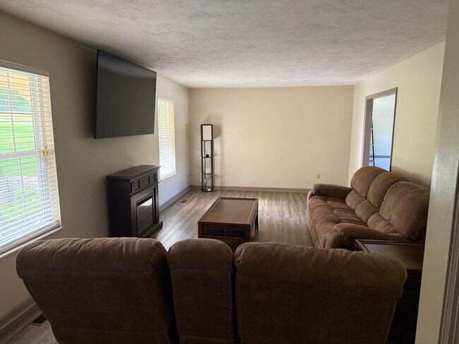 Building Photo - 3726 Wicklow Cir