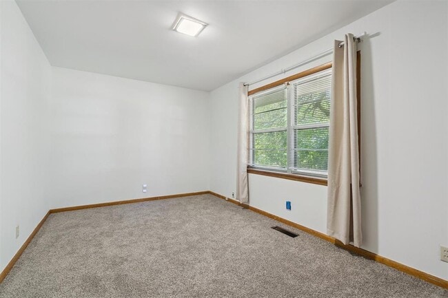 Building Photo - 2200 US-81