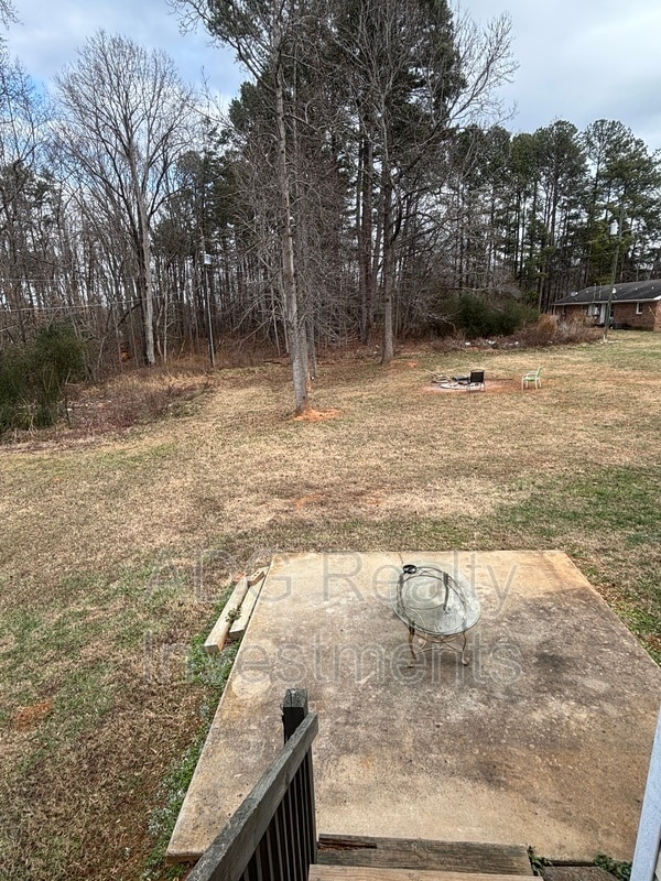 Building Photo - 5605 Wrenn Dr