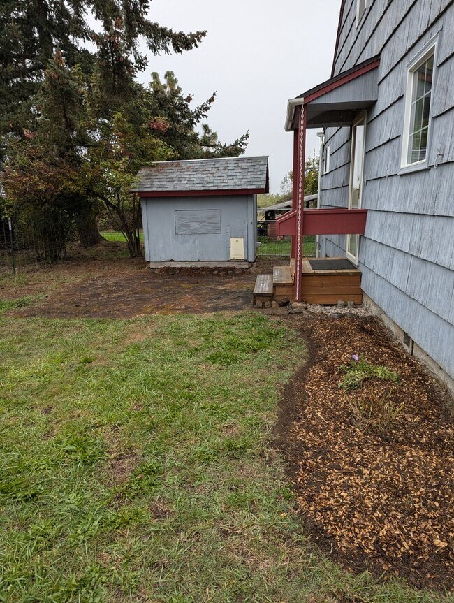 Building Photo - 3- bedroom 2-bathroom home in Pleasant Hill