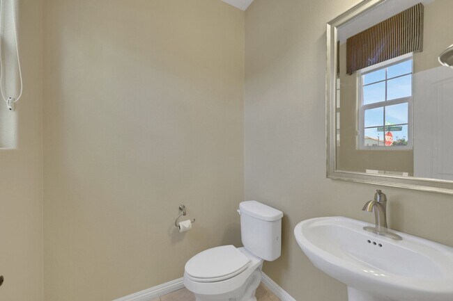 Building Photo - Southern Highlands: Spacious 4-Bedroom Home in a Gated Community with Upstairs Loft, Private Back...