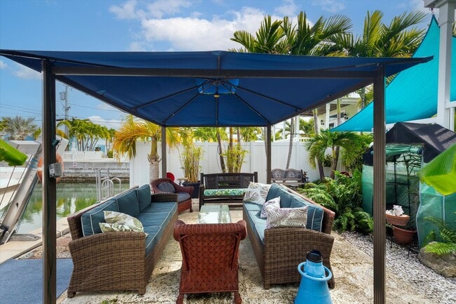 Building Photo - Sunset Harbor at Cow Key Marina 6 month furnished rental