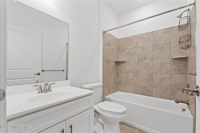 Building Photo - 827 Stiller Ln