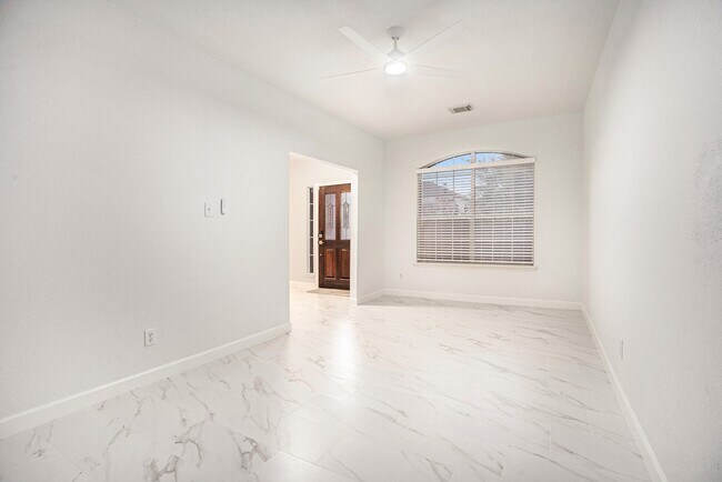 Building Photo - 3811 Misty Falls Ln