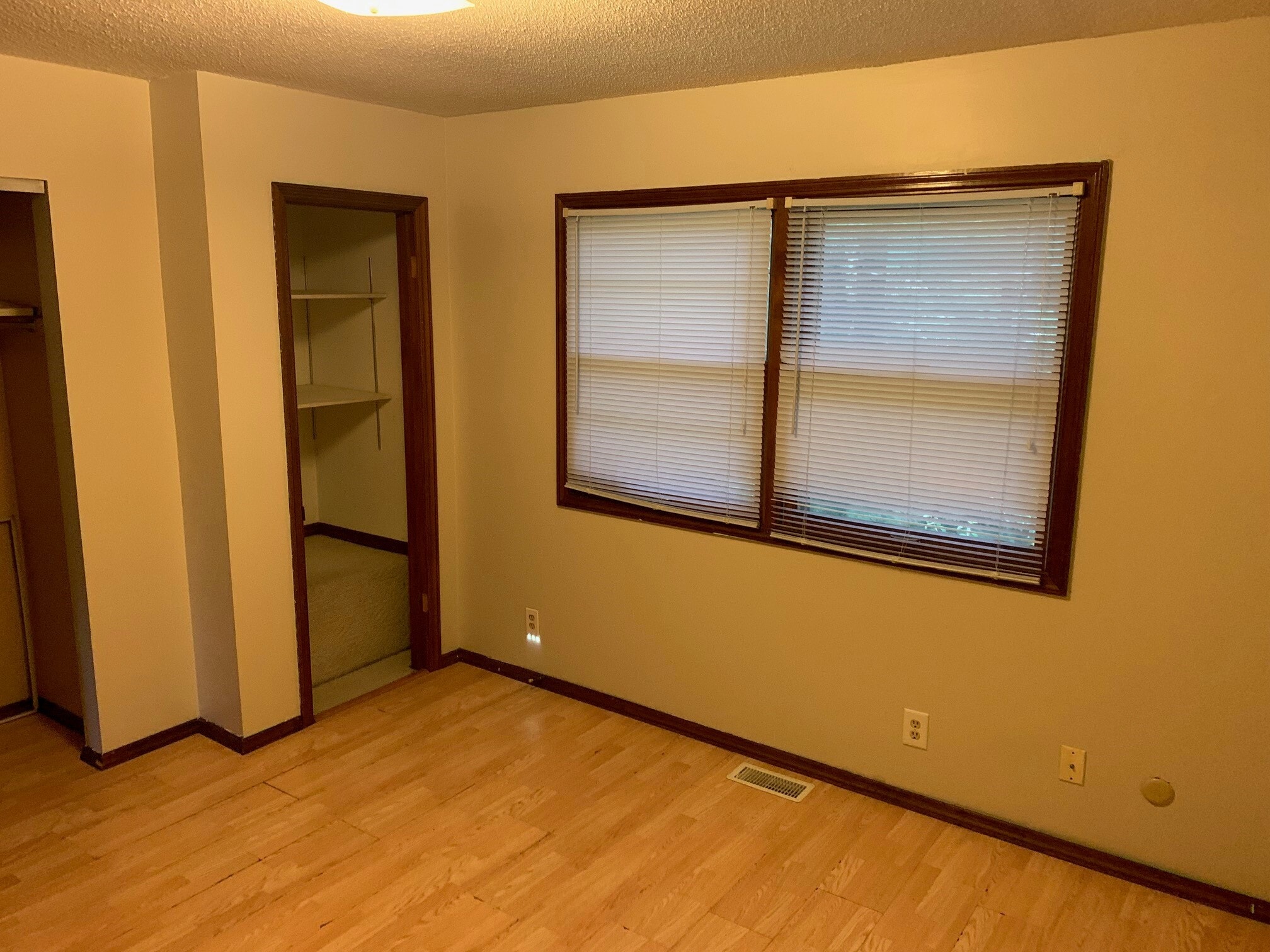 Building Photo - 1202 Brighton Dr
