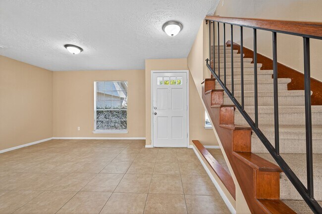 Building Photo - 3210 Kempwood Dr