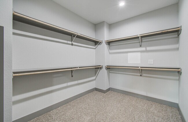 Building Photo - 1063 South Ln