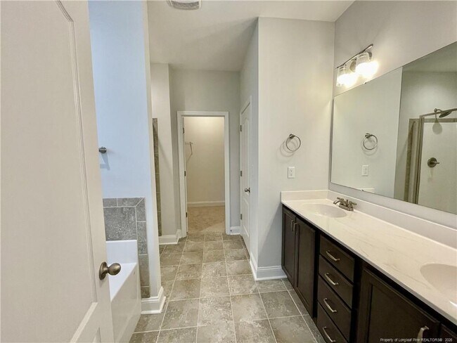 Building Photo - 155 Cromwell Ct