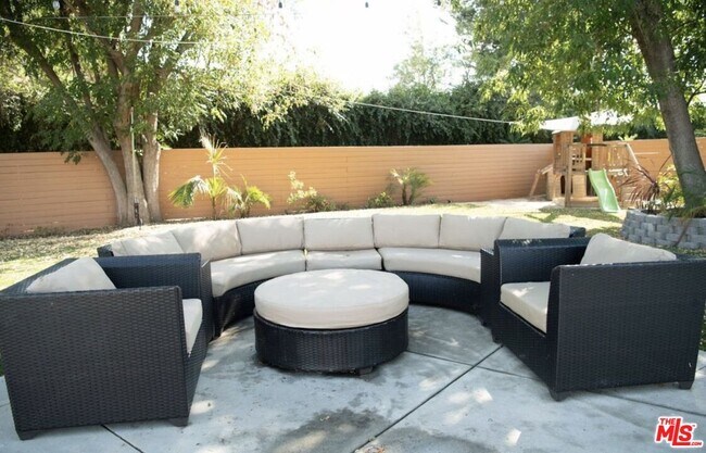 Building Photo - 6329 Jumilla Ave