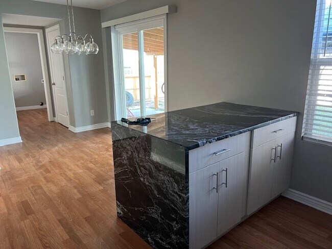 Building Photo - Beautiful Single-Family Home for Rent in Springville!