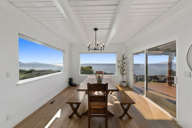 Building Photo - 4825 Sucia Dr