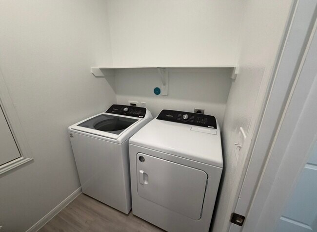 Building Photo - 23415 Wagon Cart Rd