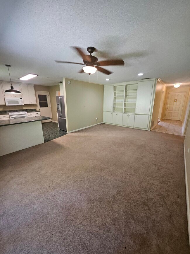 Building Photo - 1541 Woodgate Way
