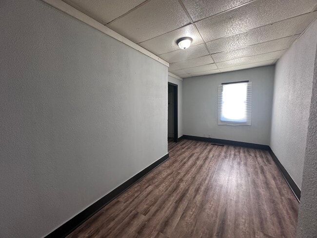 Building Photo - 614 Chandler-