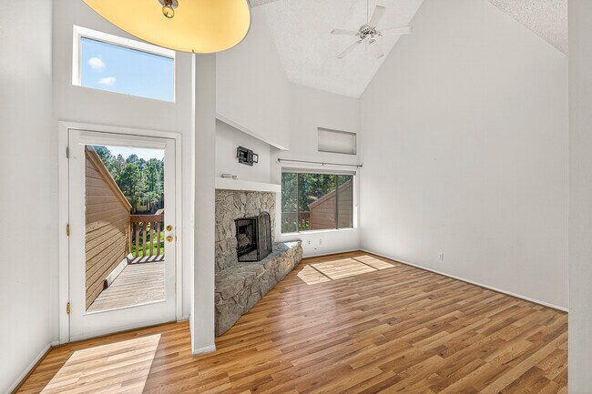Building Photo - 2324 N Whispering Pines Way
