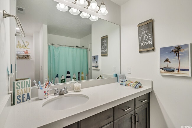 Building Photo - 7209 N Brook Ridge