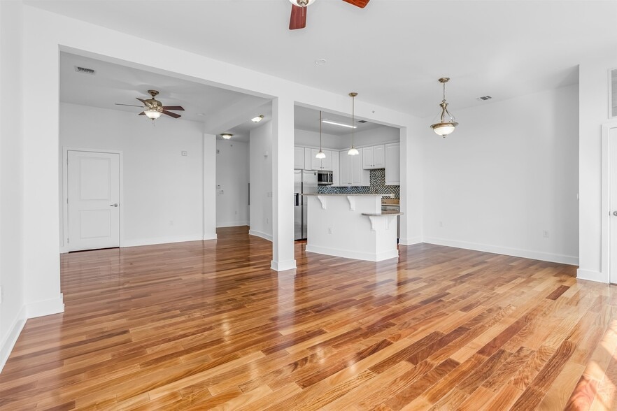 Building Photo - 55 Mallory Ave