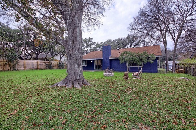 Building Photo - 11813 Highland Oaks Trail