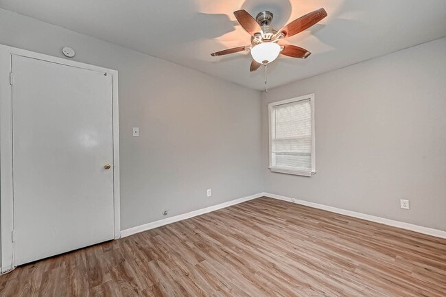 Building Photo - Affordable spacious 4BD/2BA single-family ...
