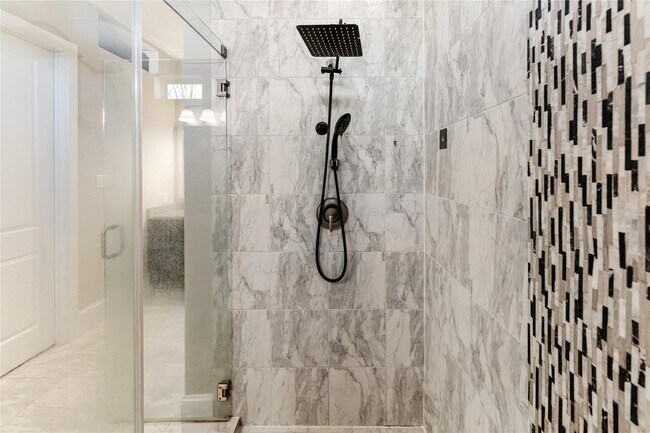 Building Photo - 2720 Church Wood Dr