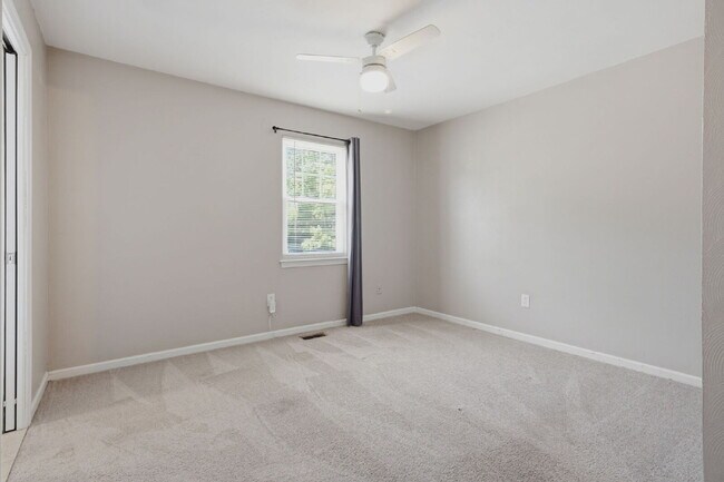 Building Photo - 5475 Davis Way