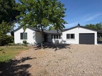 Building Photo - 10861 Live Oak Rd