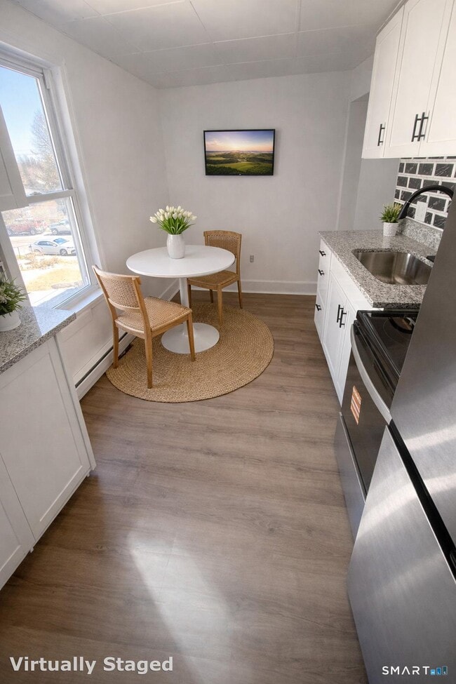 Building Photo - 4 Division St