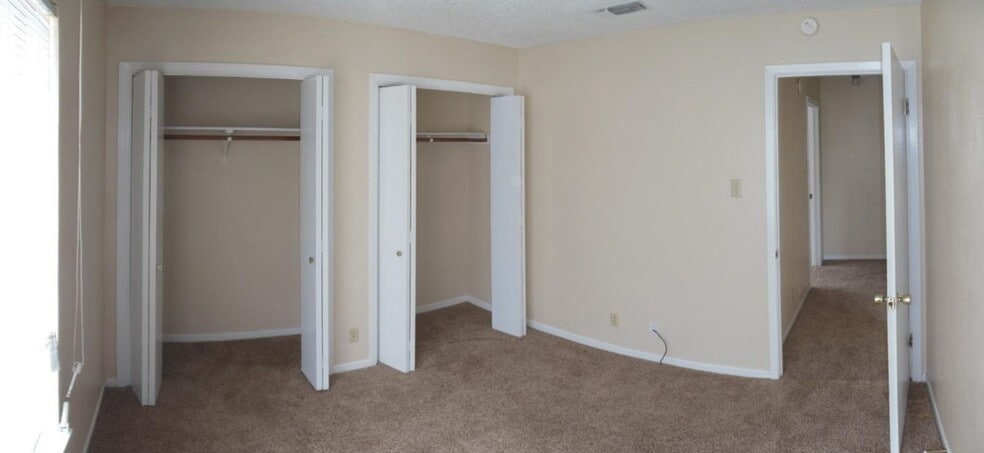 Building Photo - 1701 Cedarview Cir