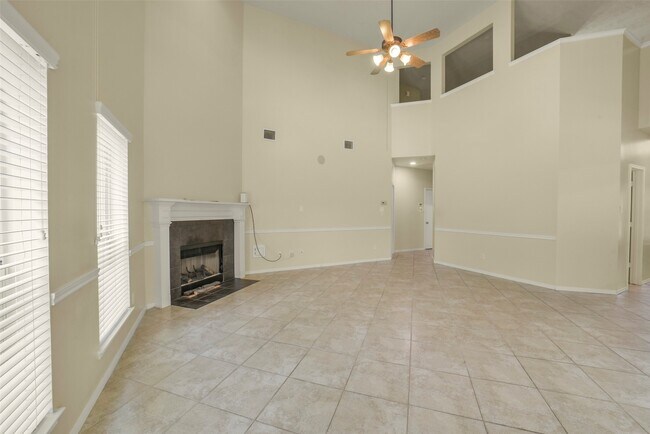 Building Photo - 2414 Falcon Knoll Ln