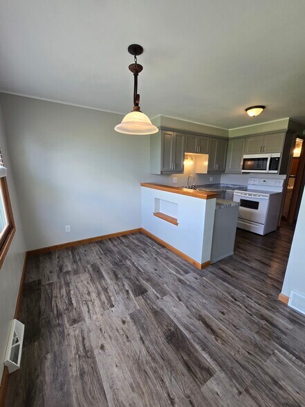Dining room - 2129 Country Ln