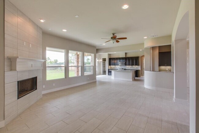 Building Photo - 76 Palmero Way