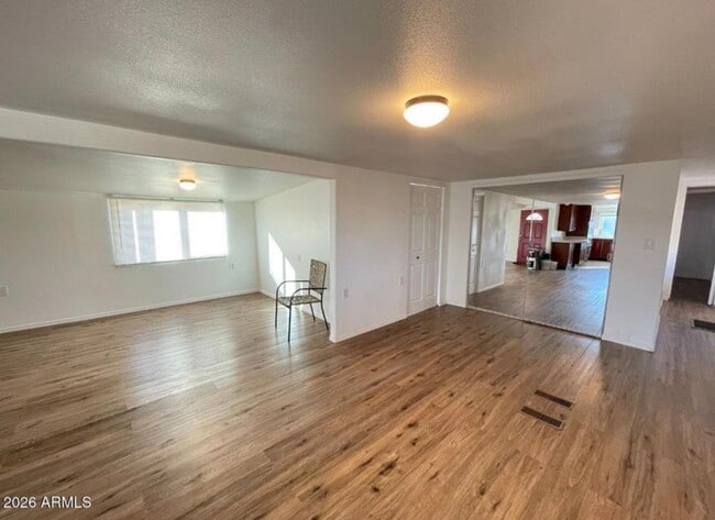 Building Photo - Charming 1 bed 1 bath in 55+ community of Florence Gardens!