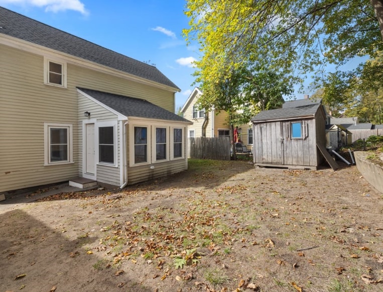 Building Photo - 40 Cedar St