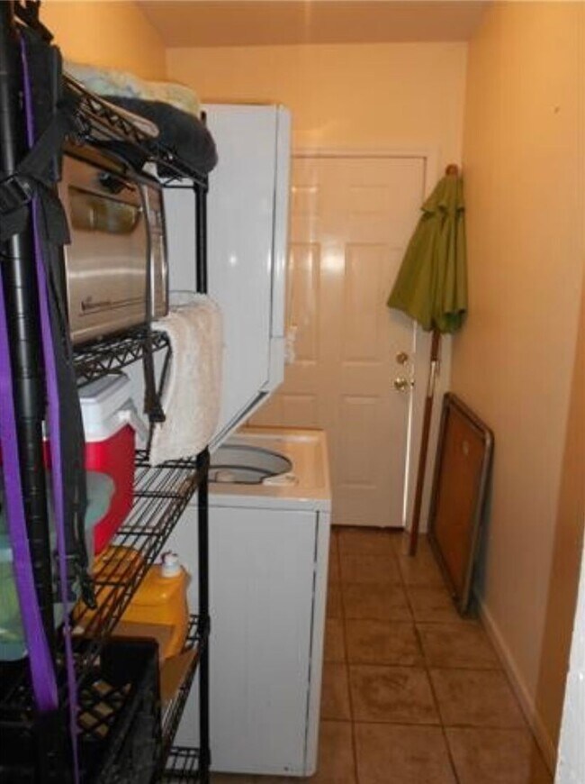 Building Photo - 2 BED 1 BATH WOODBINE COTTAGE