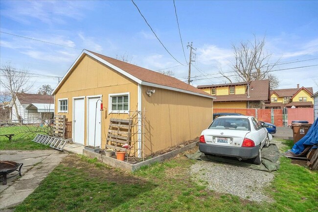 Building Photo - 2722 W Sinto Ave