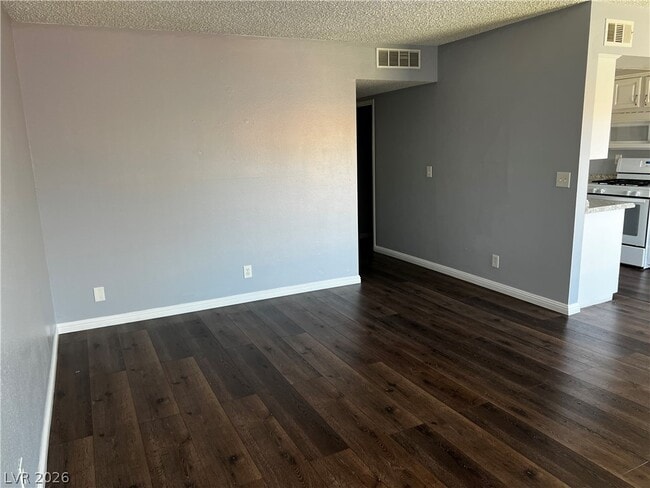 Building Photo - 6630 Bubbling Brook Dr