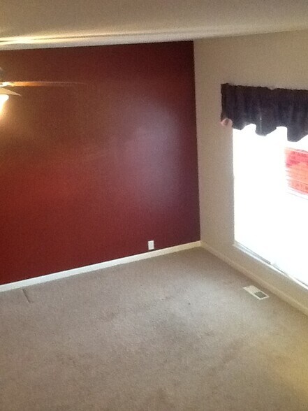 Building Photo - 936 Burning Bush Point