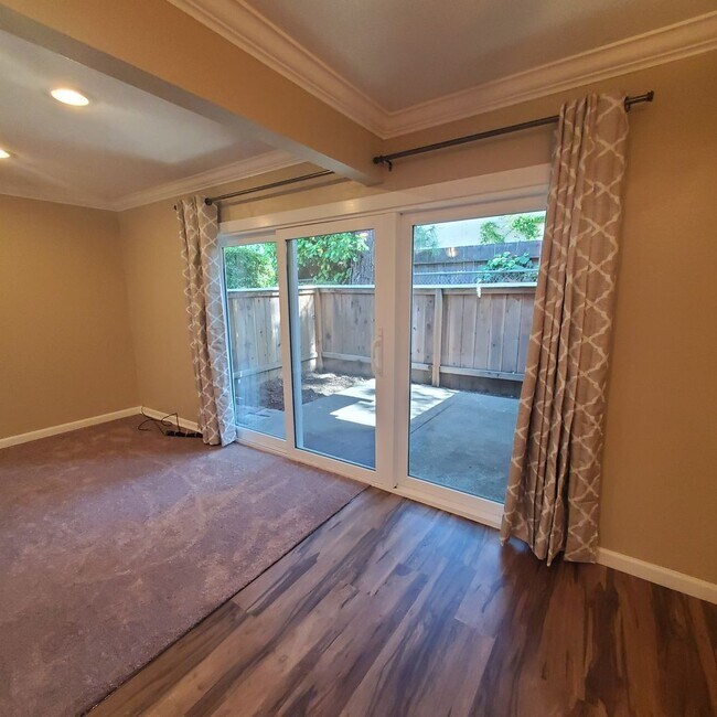 Building Photo - Sparkling Upgrades & Convenient Pleasant H...