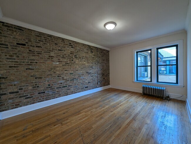 Building Photo - 2332.5 N Spaulding Ave