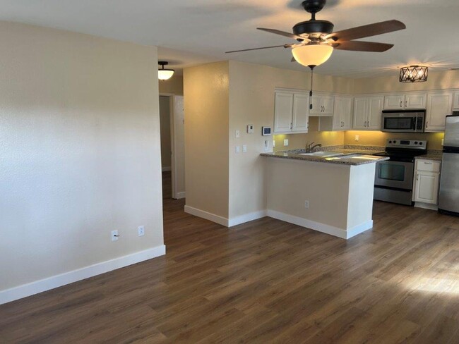 Building Photo - Remodeled 1 Bedroom Condo Fairfield *Star ...