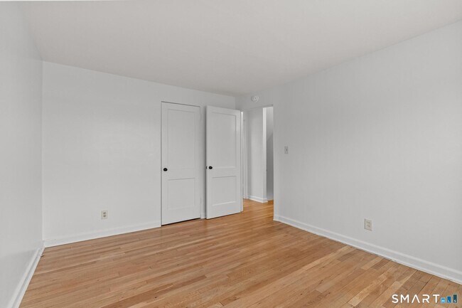 Building Photo - 52 Arnold Way