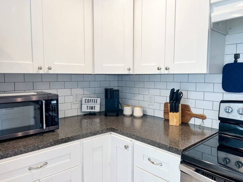 Building Photo - 37132 Grassy Hill Ln