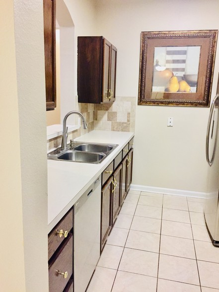 Kitchen - 10550 Baymeadows Rd