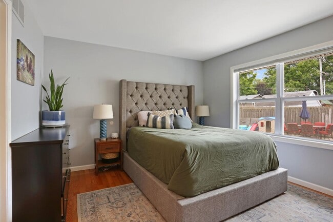 Building Photo - New Rental! 3 Bed, 2 Bath, 2 Car Garage, F...