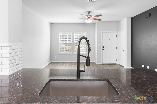 Building Photo - 105 Switchgrass St