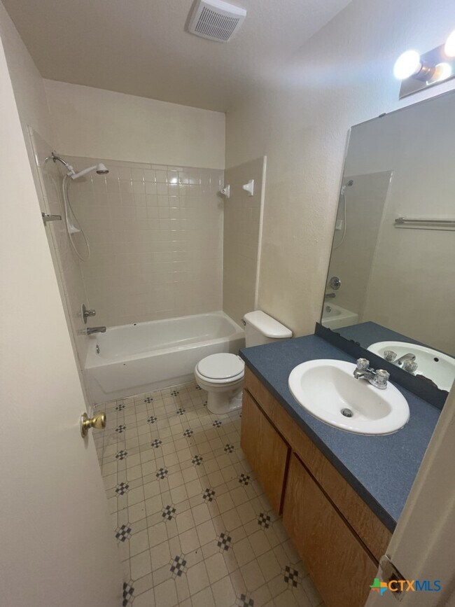 Building Photo - 4401 Mattie Dr