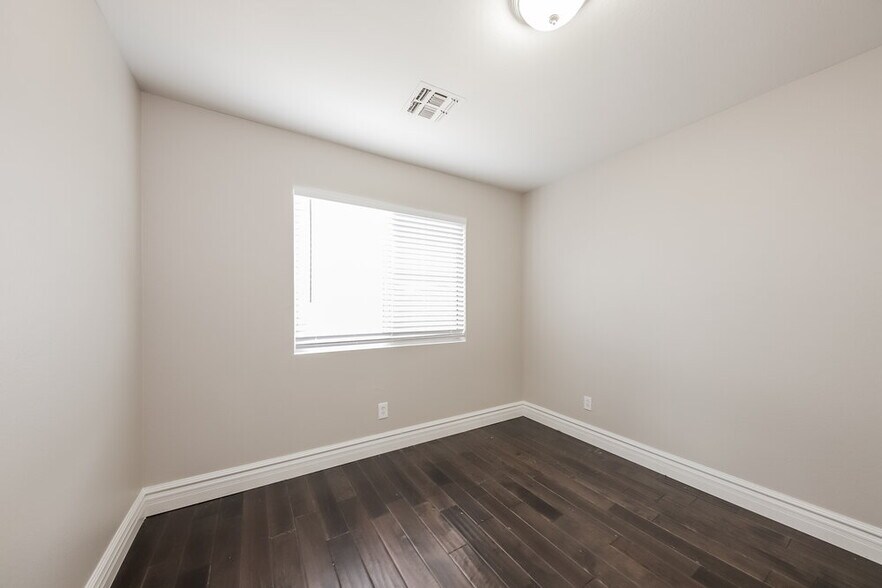 Building Photo - 4036 W Buckskin Trail